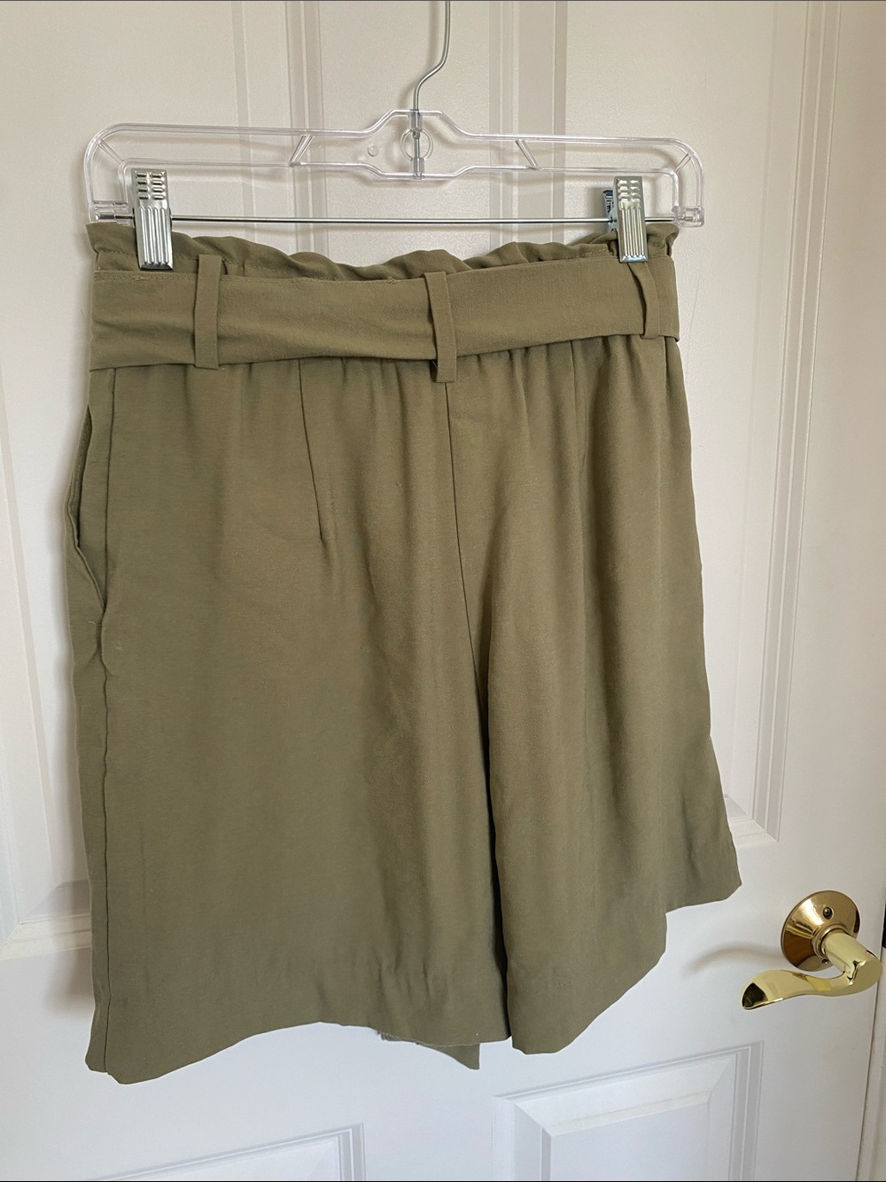 H&M Women’s Olive High-Waisted Tie-Waist Shorts EUC Size 6 - Picture 5 of 5
